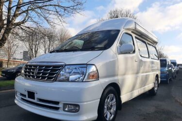 2004 Toyota Grand Hiace 3.3 Auto LUXURY CAMPER AWNING - ELECTRIC ROCK & ROLL BED Image