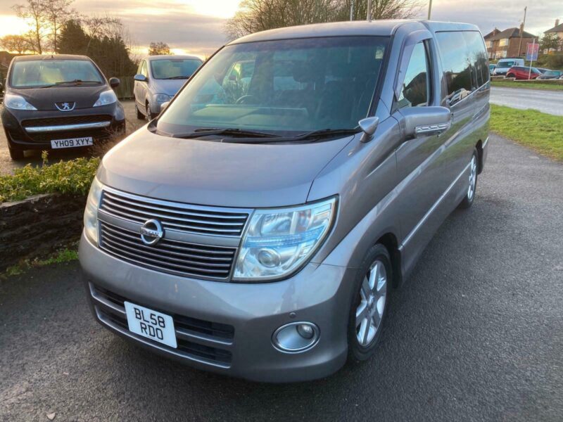2009 Nissan Elgrand HIGHWAY STAR Petrol Automatic Image