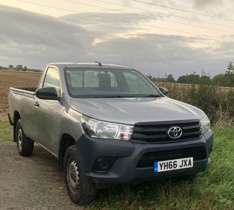 2016 66 TOYOTA HILUX 2.4D4d ACTIVE SINGLECAB PICKUP, SILVER , 77k, TOWBAR + VAT Image
