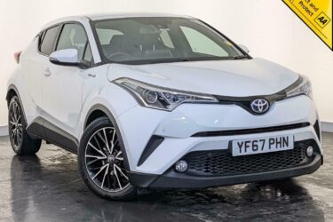 2018 TOYOTA C-HR EXCEL AUTOMATIC REVERSING CAMERA HEATED SEATS SAT NAV 1 OWNER Image