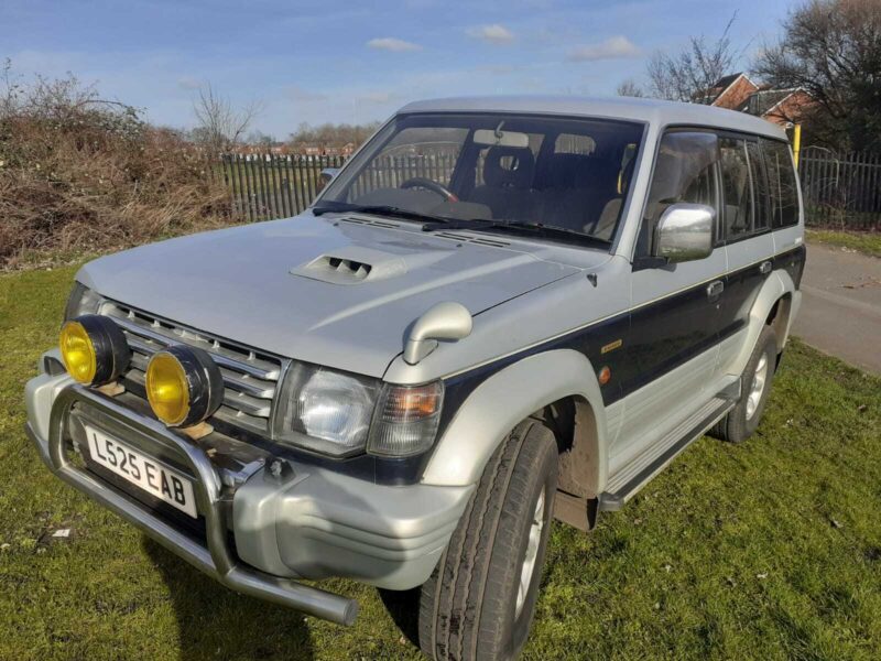 MITSUBISHI PAJERO 2.8 4M40 TURBO DIESEL L REG 1994 BLUE/SILVER LWB 4X4 UTILITY Image