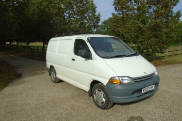 1999 Toyota Hiace panel van petrol van Manual Image