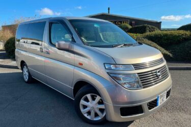 2003 (53) NISSAN ELGRAND 3.5 V6 4x4 AUTOMATIC 8 SEATER, SUPERB CONDITION & DRIVE Image