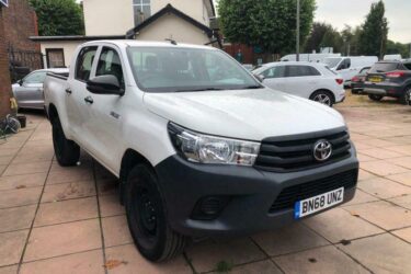 2018 68 TOYOTA HI-LUX 2.4 ACTIVE 4WD D-4D DCB 148 BHP DIESEL Image