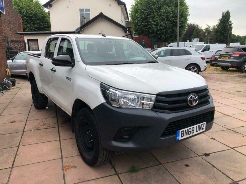 2018 68 TOYOTA HI-LUX 2.4 ACTIVE 4WD D-4D DCB 148 BHP DIESEL Image
