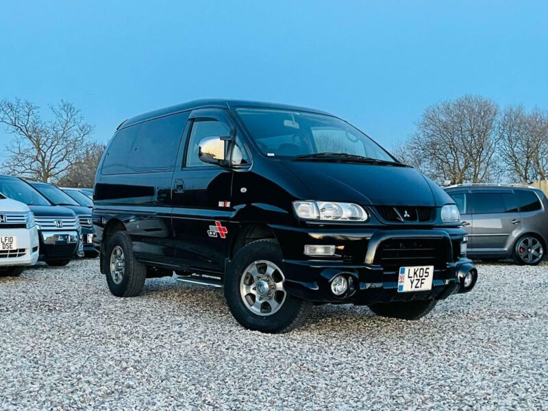 MITSUBISHI DELICA SPACE GEAR 3.0 V6 PETROL ACTIVE FIELD EDITION 4X4 GRADE 4 Image