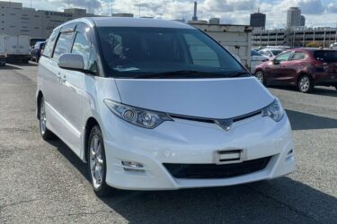 Toyota Estima Aeras 2006 2.4lt Petrol 49000 mls ***IN THE UK READY TO VIEW*** Image