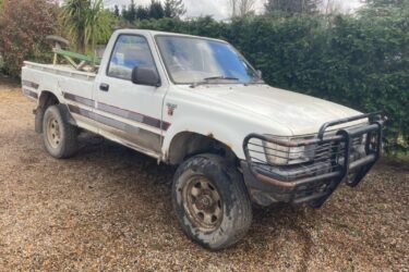 toyota hilux mk3 single cab 2.4 non turbo barn find 1 owner from new 92k only Image