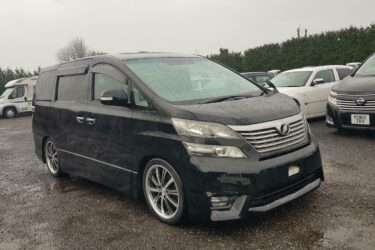 Toyota vellfire/alphard 2.4 auto black fresh japanese import 8 seater grade 4 Image