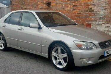 2001 LEXUS IS 200 79,000 miles Automatic Saloon Image