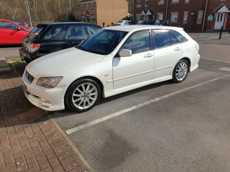 2003 Toyota Altezza Gita AS300 Lexus IS300 Sportcross JDM Import Image