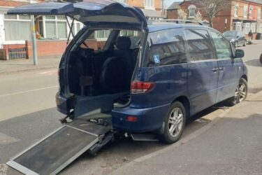 2004 Toyota Previa 2.4 VVTi T Spirit 5 seats 5dr Auto MPV Petrol Automatic Image