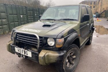 Mitsubishi pajero 2.8 swb manual Image