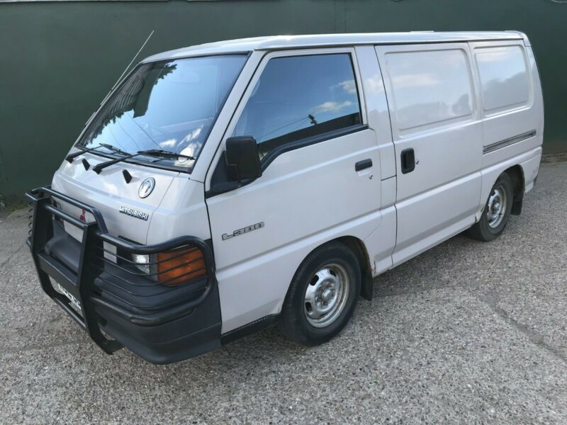 Rare Classic L300 Mitsubishi Van 1991 Image