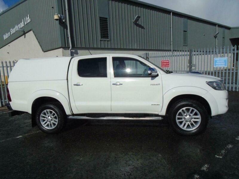 TOYOTA HILUX INVINCIBLE 4X4 D-4D DCB 2013 Image