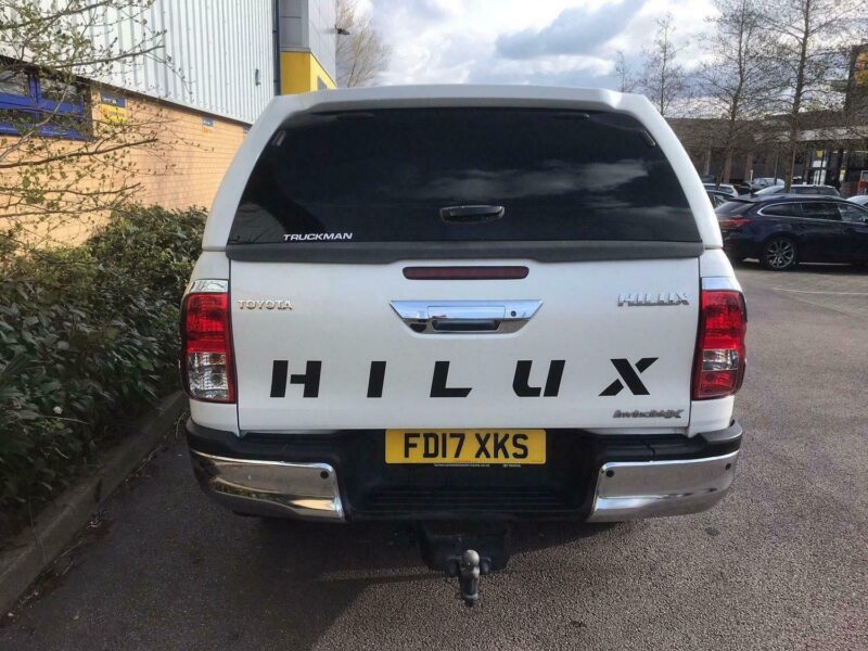 TOYOTA HILUX INVINCIBLE X 4WD D-4D DCB White Manual Diesel, 2017 Image