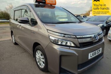 Toyota Voxy 1.8 Hybrid 7 Seats MPV PCO Ready MPV Petrol/Electric Hybrid Automati Image