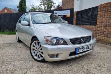 2004 LEXUS IS 200 2.0 SE Manual 5dr Image