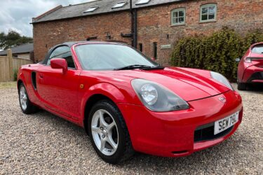 Superb 2002 Toyota MR2 1.8 VVTi, lady owner, garage stored Image