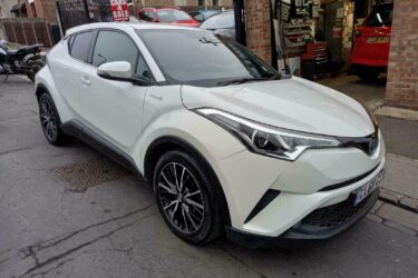 Toyota C-HR Hybrid Image