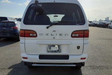 2002 Mitsubishi Delica Chamonix 4WD 3.0i Auto MPV Petrol Automatic Image
