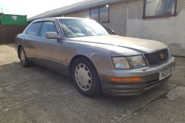 Lexus LS400 Image