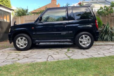 mitsubishi pajero mini Image