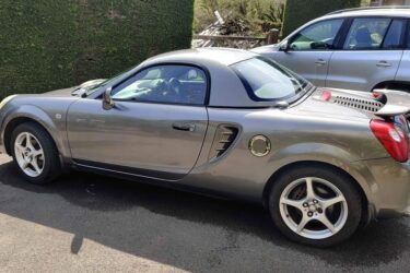 Toyota Mr2 roadster MK3, red leather, hard top, sable paint. Image