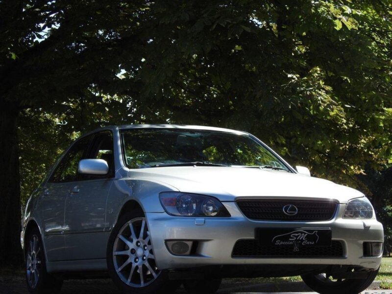 2004 54 LEXUS IS 2.0 200 SE 4D 153 BHP Image