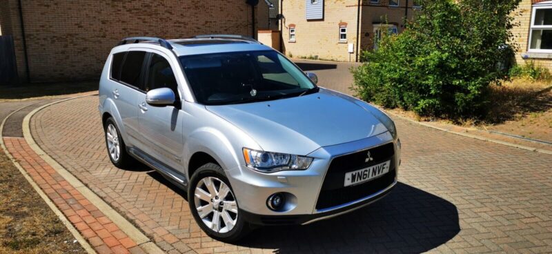 MITSUBISHI OULANDER GX4 2.2 DIESEL AUTOMATIC 7 SEATER Image