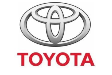 TOYOTA URBAN CRUISER 1.4D-4D DIESEL 4WD 68K FSH AIR CON NAV LADY OWNER NEW MOT Image