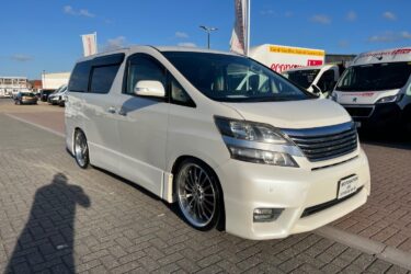 STUNNING 2011 TOYOTA VELLFIRE 2.4 AUTOMATIC Image