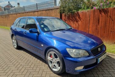 STUNNING LEXUS IS300 SPORTCROSS Image