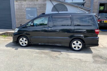 Toyota Alphard Poptop v6 Dayan / campervan / mpv Image