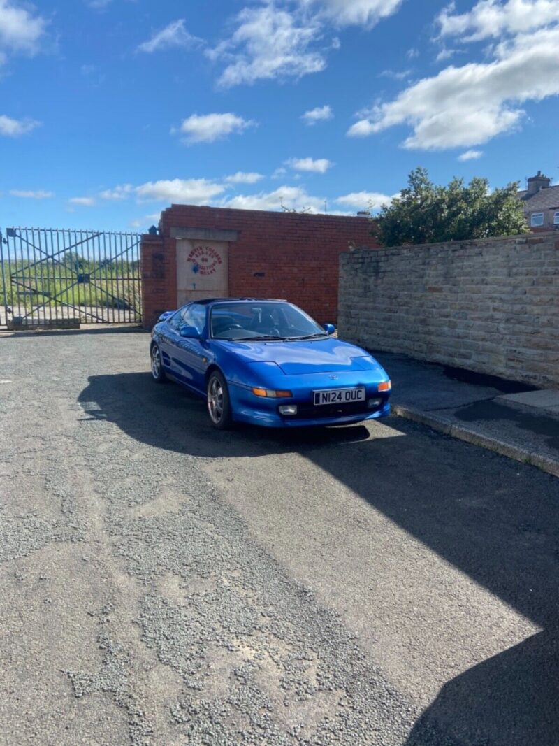 Toyota MR2 T-Bar Image