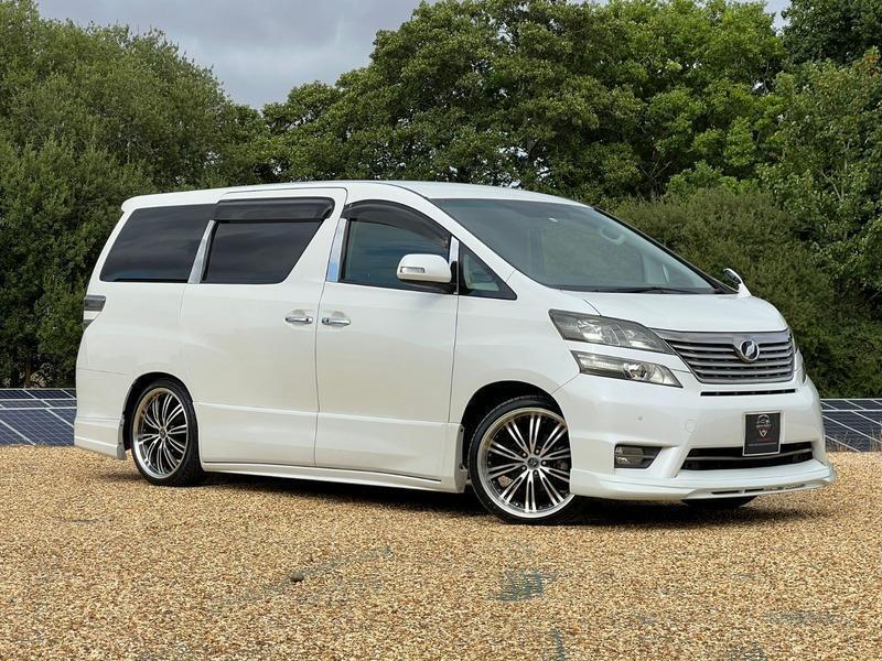 Toyota Vellfire 2009, Fully Loaded 2.4 Automatic, Pearl White Paint For