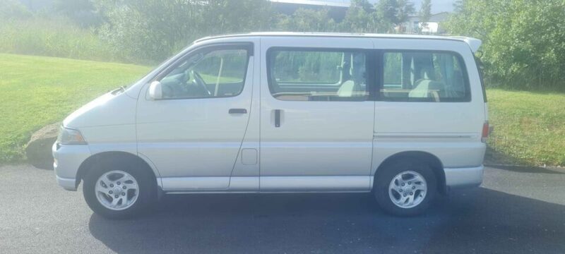 1997 TOYOTA HI-ACE 7 SEATER MPV DAY VAN SLEEPER VAN OLD SCHOOL CRATFMANSHIP Image