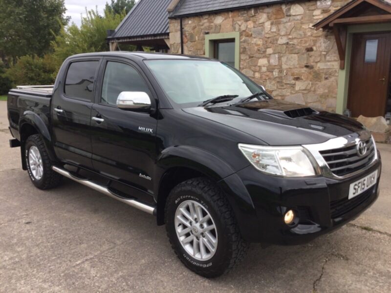 2015 TOYOTA HILUX 3.0 D-4d INVINCIBLE AUTO 4x4 PICK UP GENUINE 98k FSH 1 OWNER Image