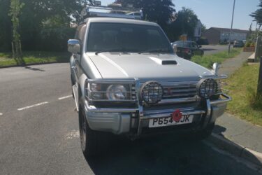 mitsubishi pajero Image