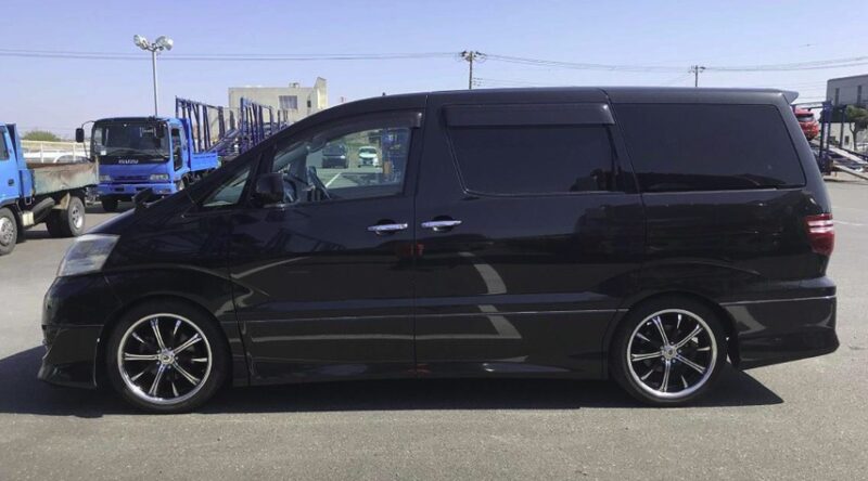 toyota Alphard 2.4 Pearl Black 19 Alloys Image