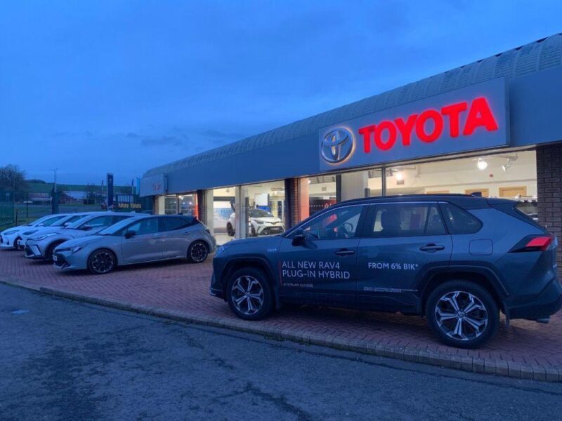 Toyota C-HR Excel 2.0 Hybrid CVT Auto 5dr Hybrid Image