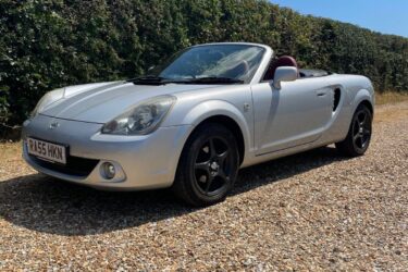 Toyota MR2 1995 VVT-i Full service history - pampered car, beautiful condition. Image