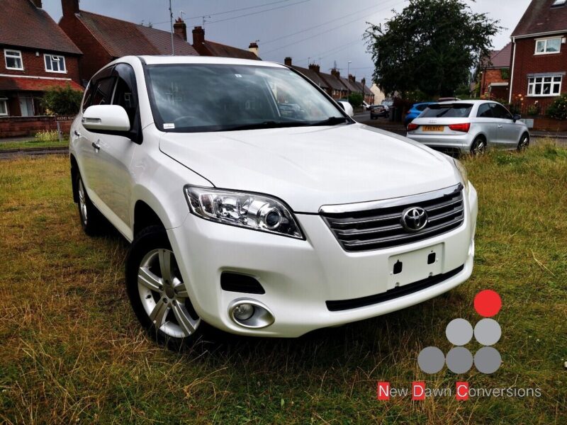 Toyota Vanguard 4WD 7Seater MPV Image