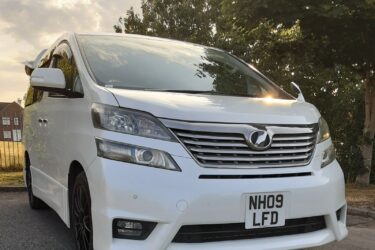 TOYOTA VELLFIRE/ALPHARD 8 SEATER/ CAMPER / DAYVAN Image
