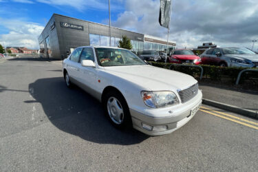 2000 Lexus LS400 V8 4.0 Saloon Petrol Automatic Image