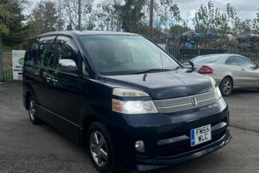 2005 Toyota Voxy 150 CVT Auto Image