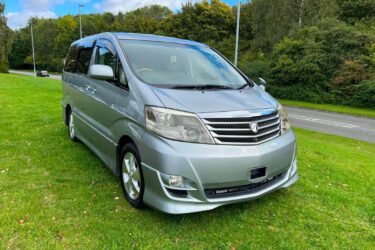 2007 TOYOTA ALPHARD Grey 3.0ltr. 8 seater,49000 miles Twin Sunroof Image
