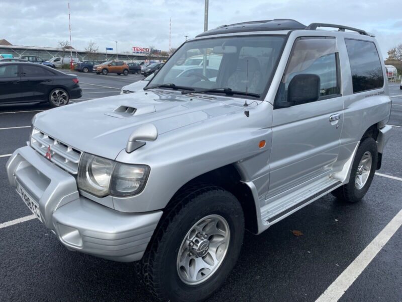 Mitsubishi pajero gl swb Image