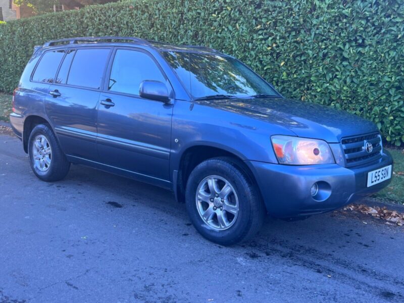 Toyota Highlander 3.5 V6 4X4 in Stunning Grey Metallic 7 Seater Image