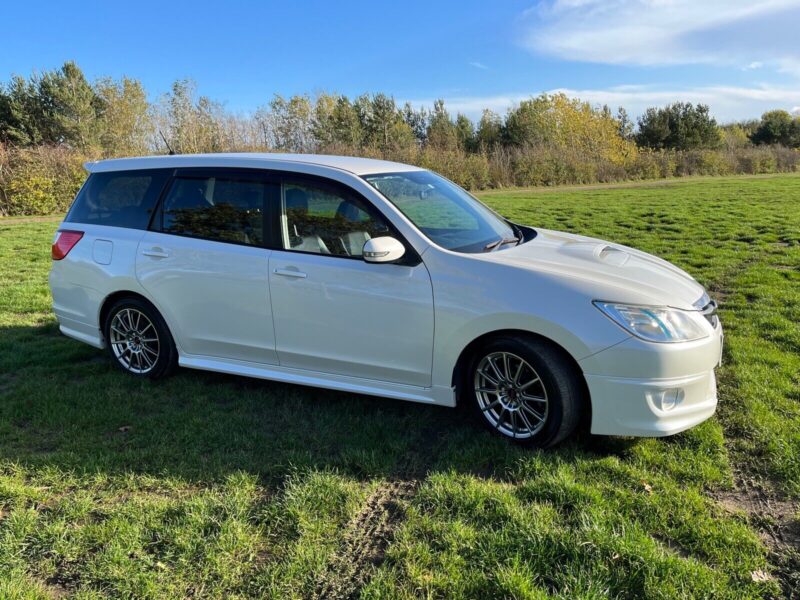 Subaru Exiga Wagon 2.0GT Turbo 4WD 7-seater, in Premium White Pearl metallic Image